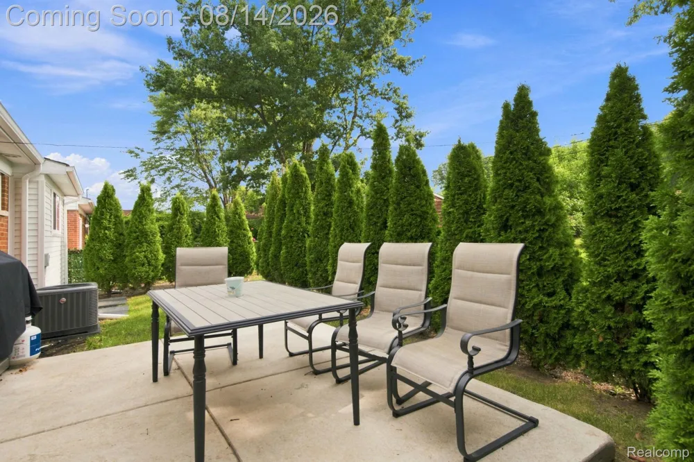 31546 Northwood Drive Fraser City, MI 48026