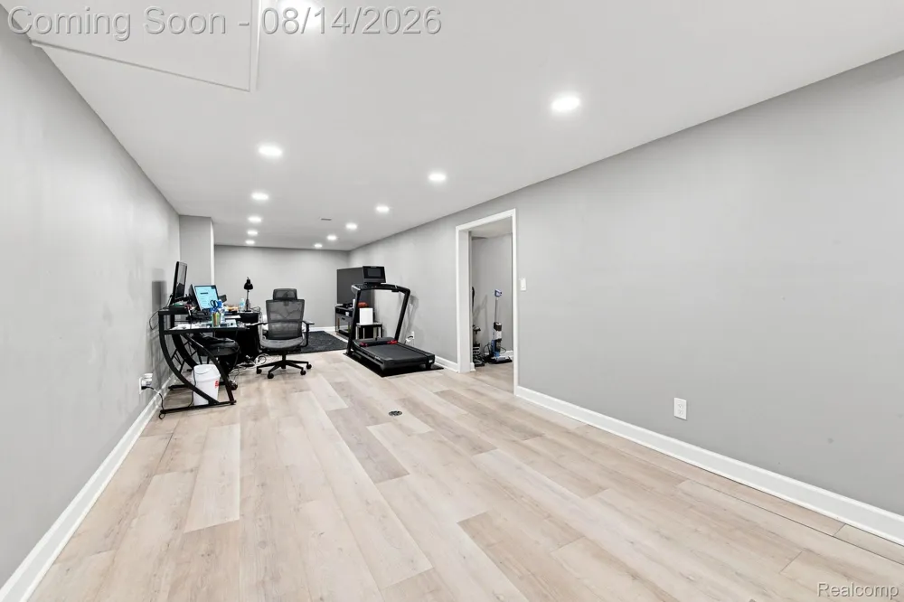 31546 Northwood Drive Fraser City, MI 48026