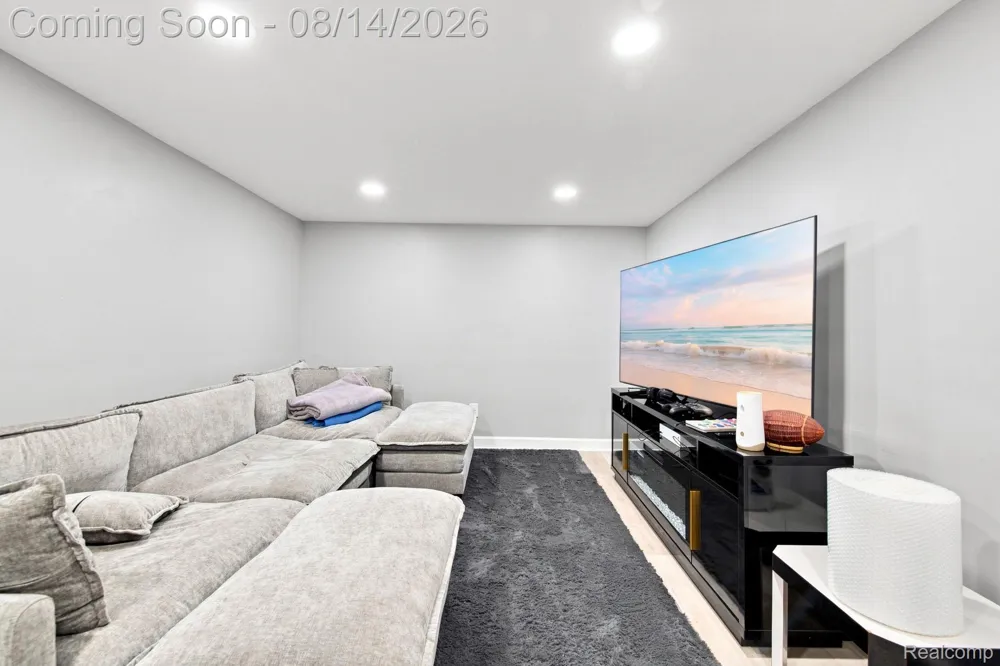 31546 Northwood Drive Fraser City, MI 48026