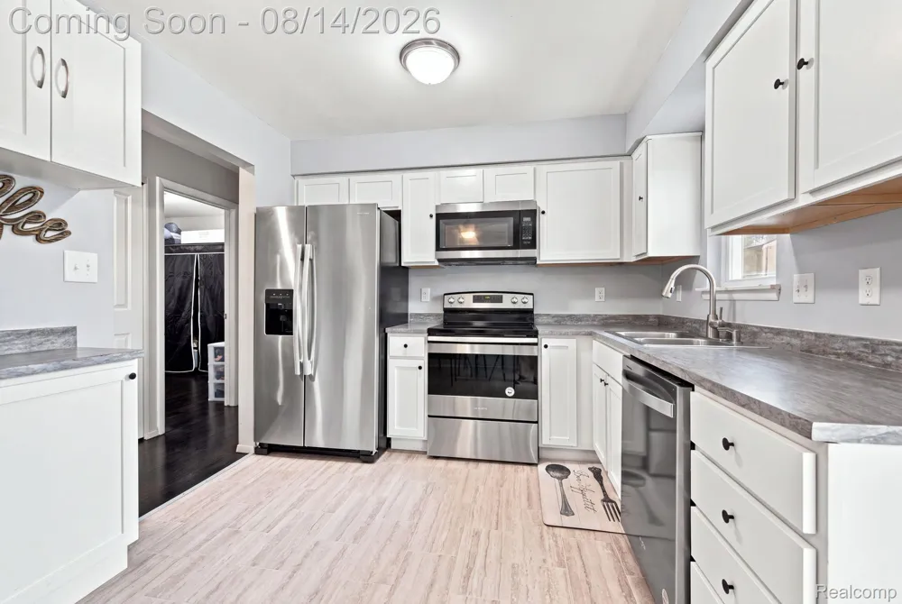 31546 Northwood Drive Fraser City, MI 48026