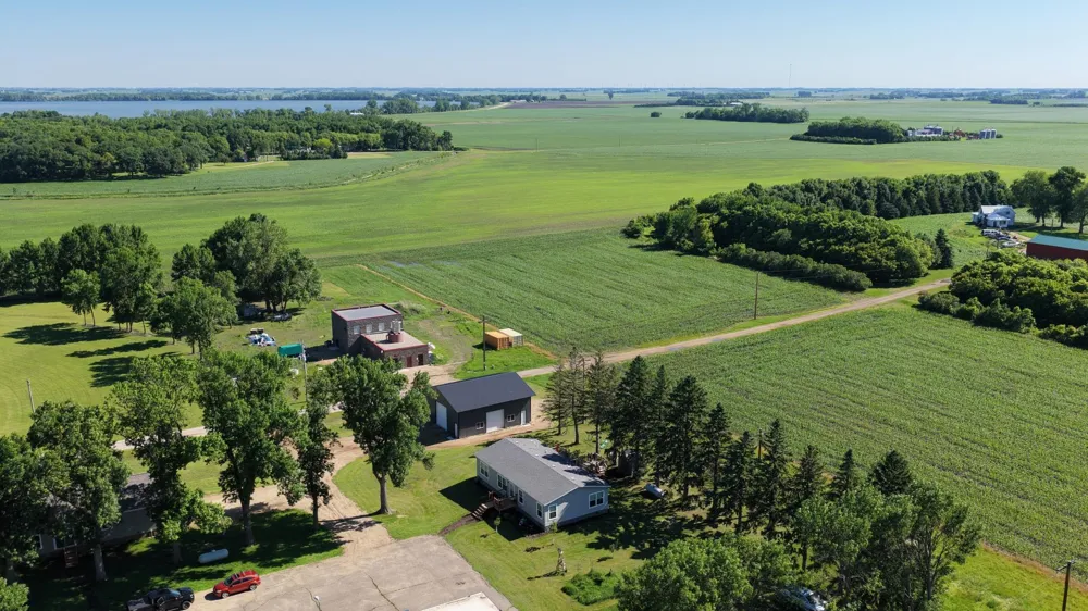 209 / 211 Farmdale Road Lake Lillian, MN 56253