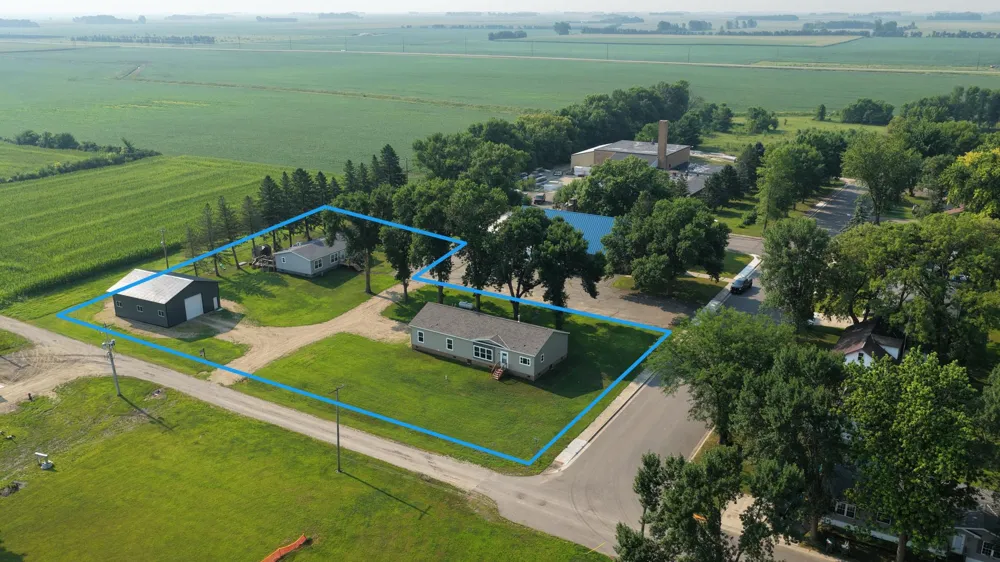 209 / 211 Farmdale Road Lake Lillian, MN 56253