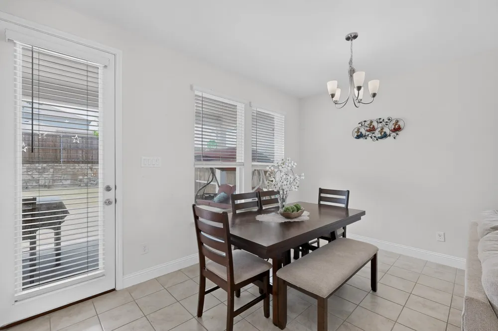 980 Burnett Drive Aubrey, TX 76227
