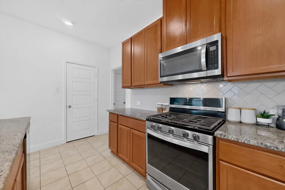 980 Burnett Drive Aubrey, TX 76227