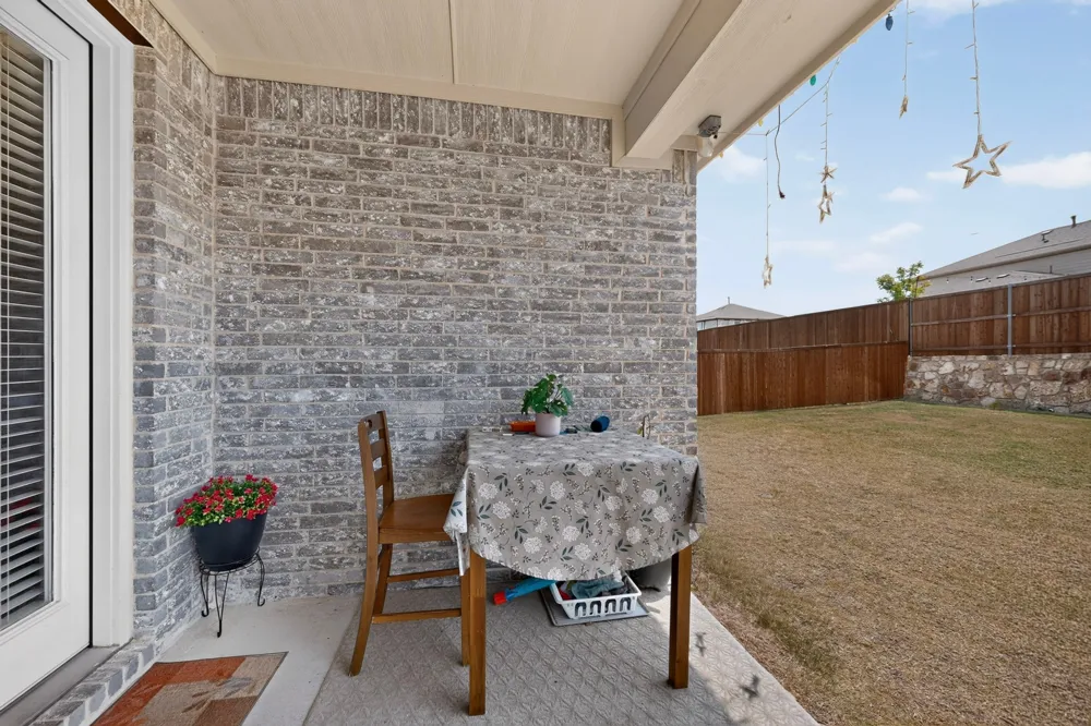 980 Burnett Drive Aubrey, TX 76227