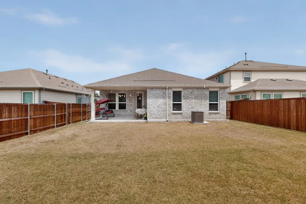 980 Burnett Drive Aubrey, TX 76227