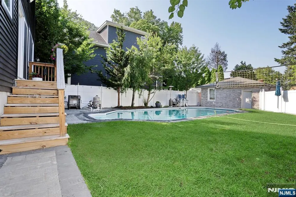 169 Woodward Avenue Rutherford, NJ 07070