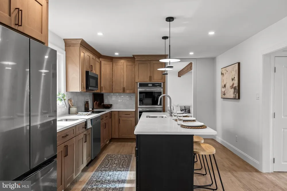 1752 LARK LANE Cherry Hill, NJ 08003