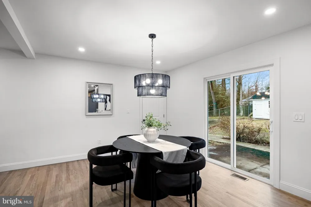 1752 LARK LANE Cherry Hill, NJ 08003