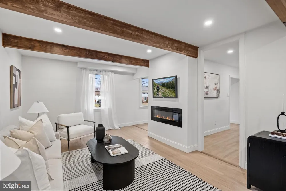 1752 LARK LANE Cherry Hill, NJ 08003