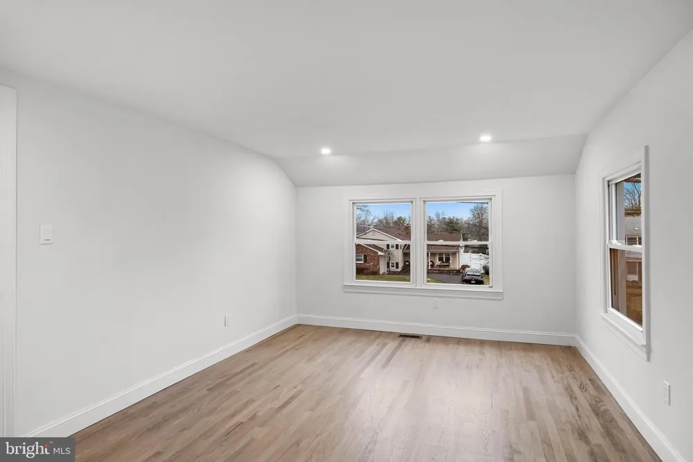 1752 LARK LANE Cherry Hill, NJ 08003