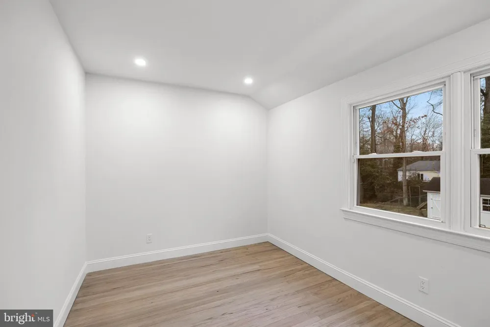 1752 LARK LANE Cherry Hill, NJ 08003