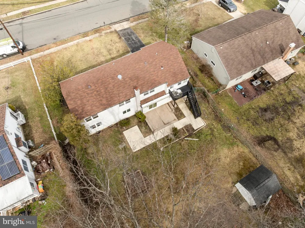 1752 LARK LANE Cherry Hill, NJ 08003