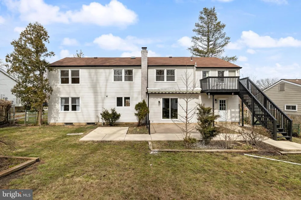 1752 LARK LANE Cherry Hill, NJ 08003
