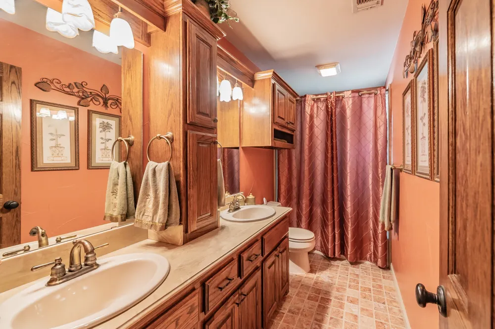 300 Shoreline Drive Azle, TX 76020