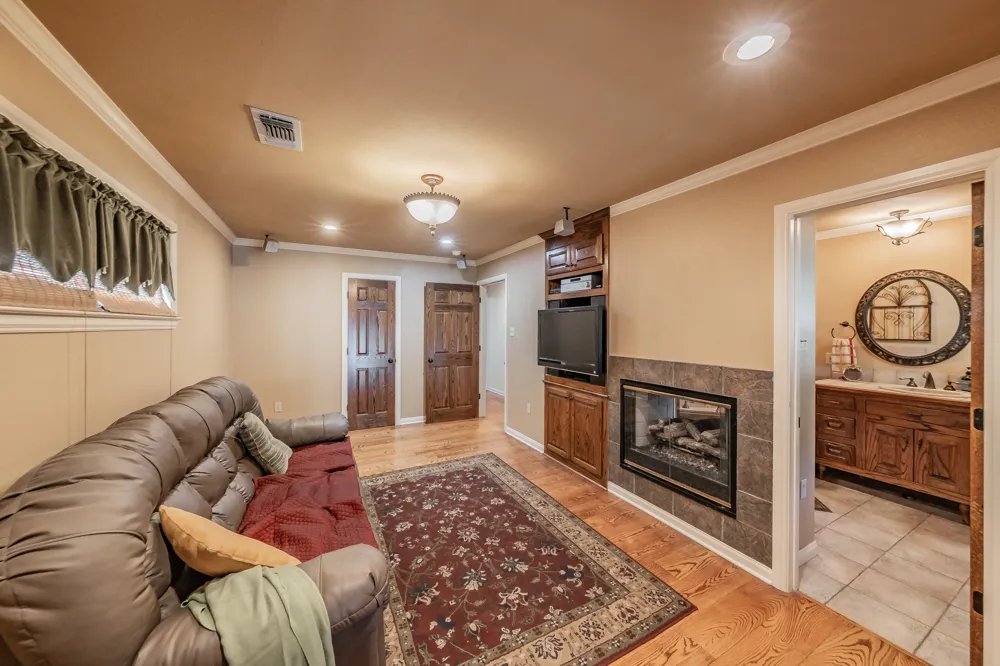 300 Shoreline Drive Azle, TX 76020