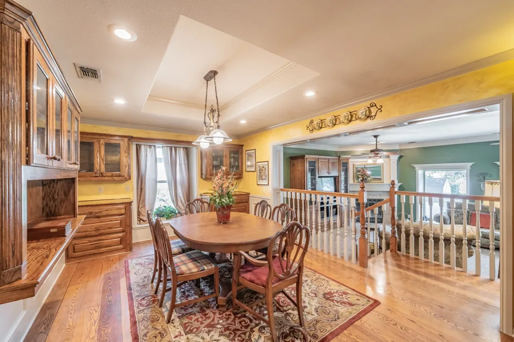 300 Shoreline Drive Azle, TX 76020
