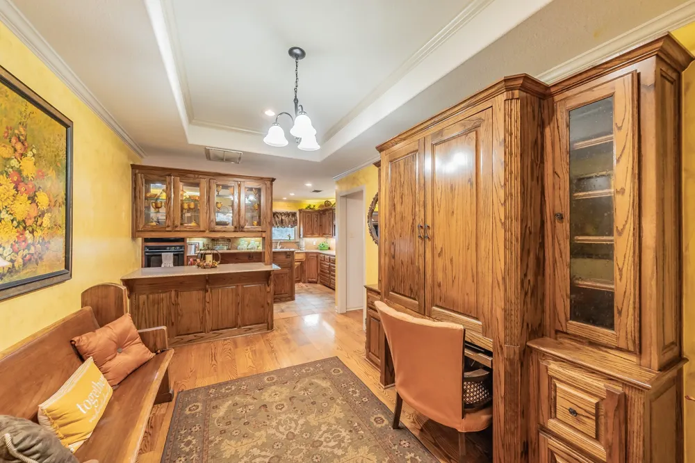 300 Shoreline Drive Azle, TX 76020