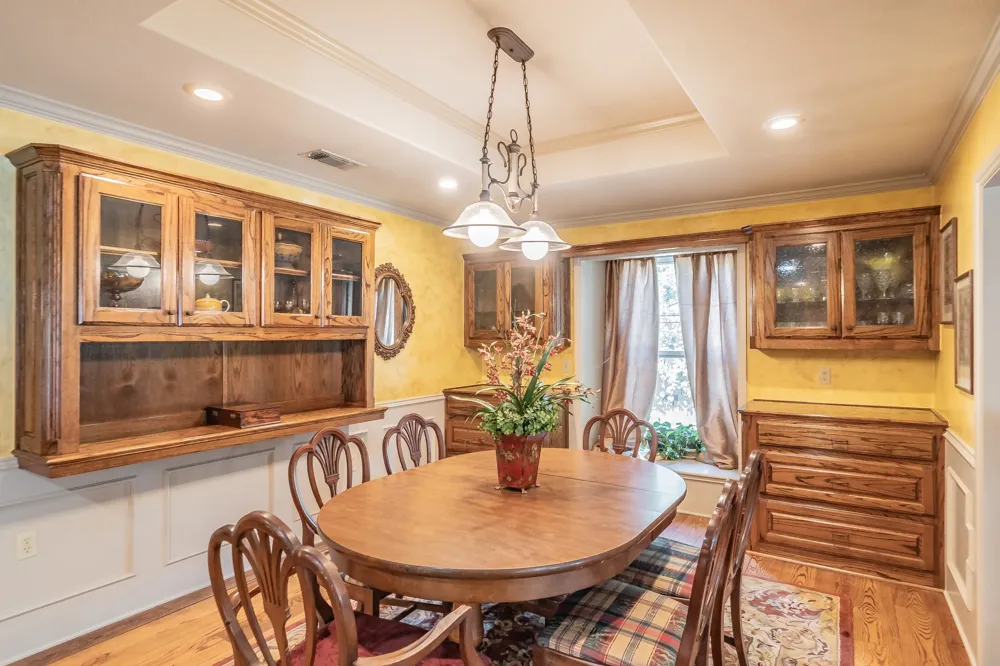 300 Shoreline Drive Azle, TX 76020