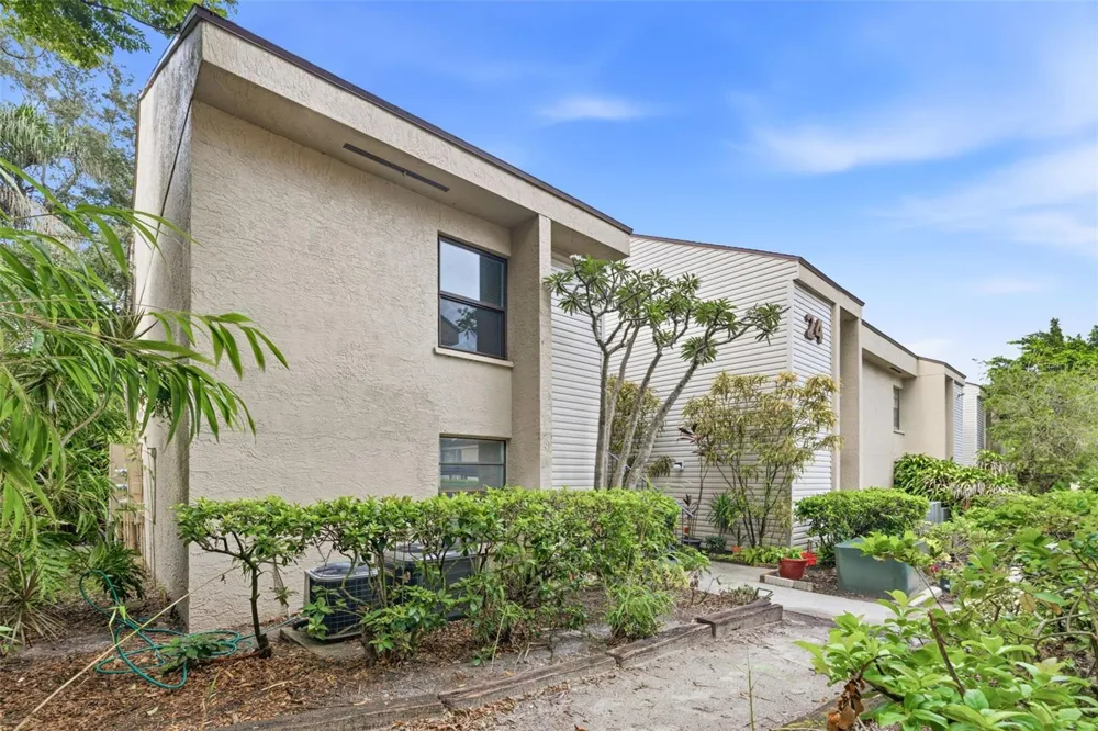 4873 PURITAN CIRCLE #2401 Tampa, FL 33617