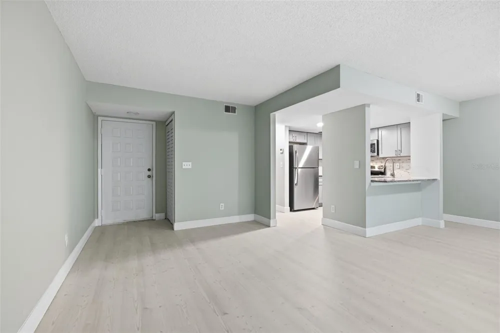 4873 PURITAN CIRCLE #2401 Tampa, FL 33617