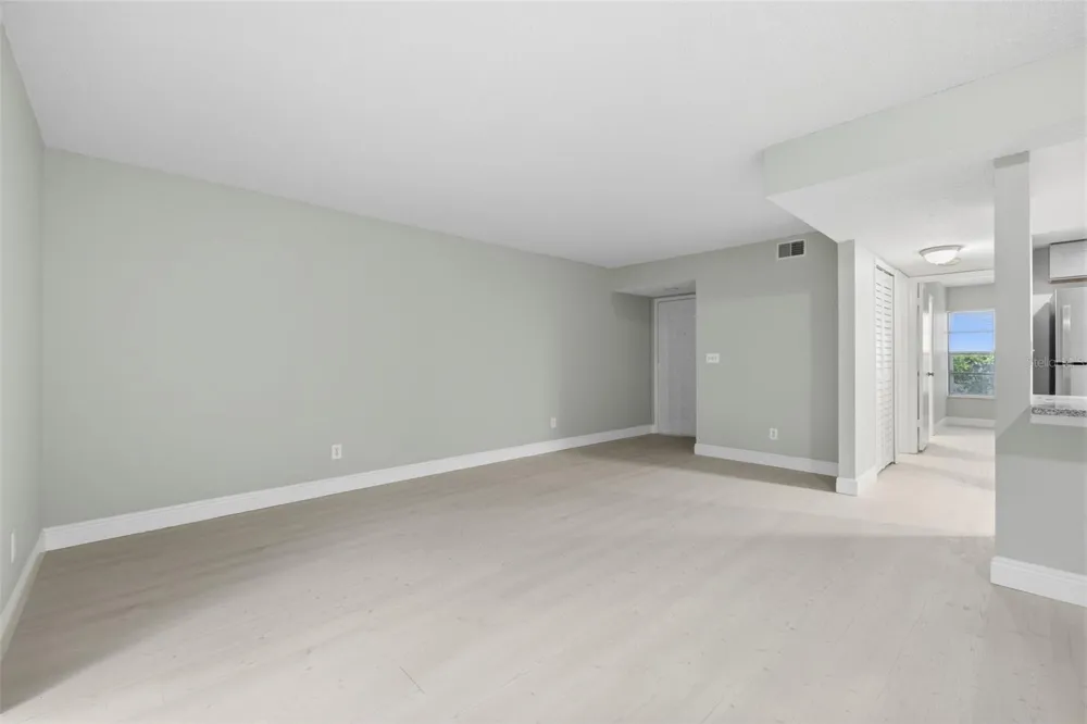 4873 PURITAN CIRCLE #2401 Tampa, FL 33617