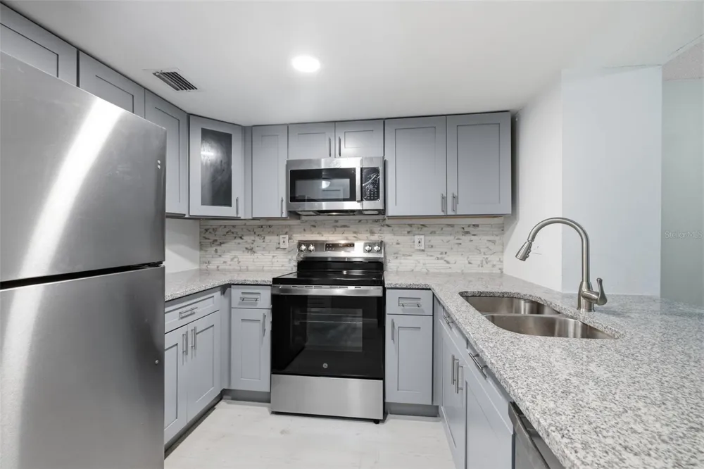 4873 PURITAN CIRCLE #2401 Tampa, FL 33617