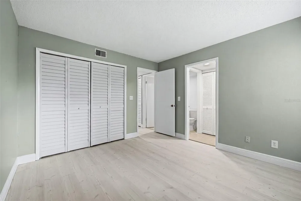 4873 PURITAN CIRCLE #2401 Tampa, FL 33617