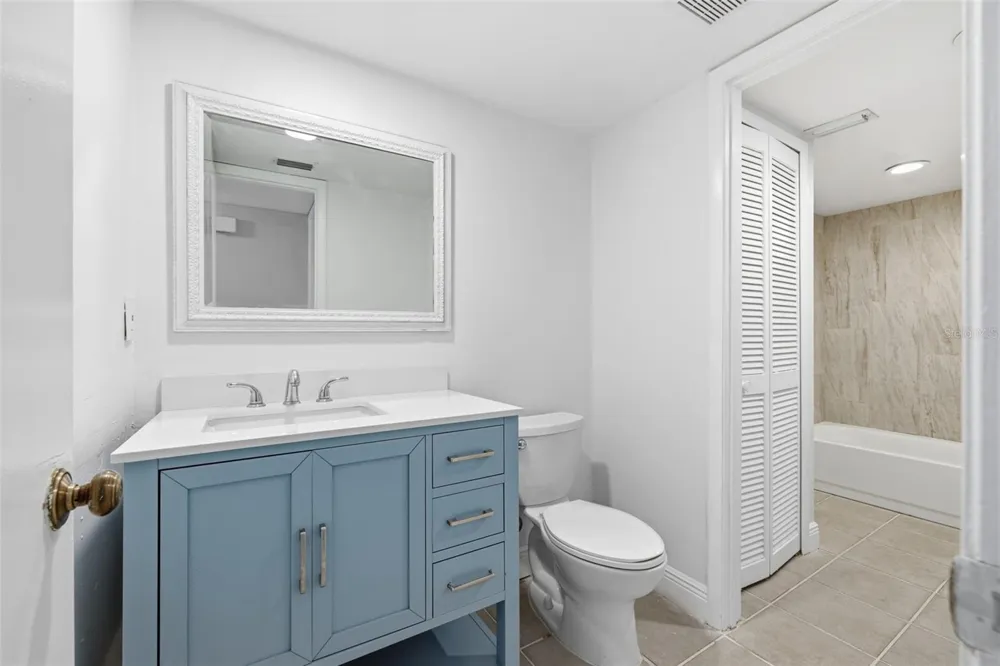 4873 PURITAN CIRCLE #2401 Tampa, FL 33617