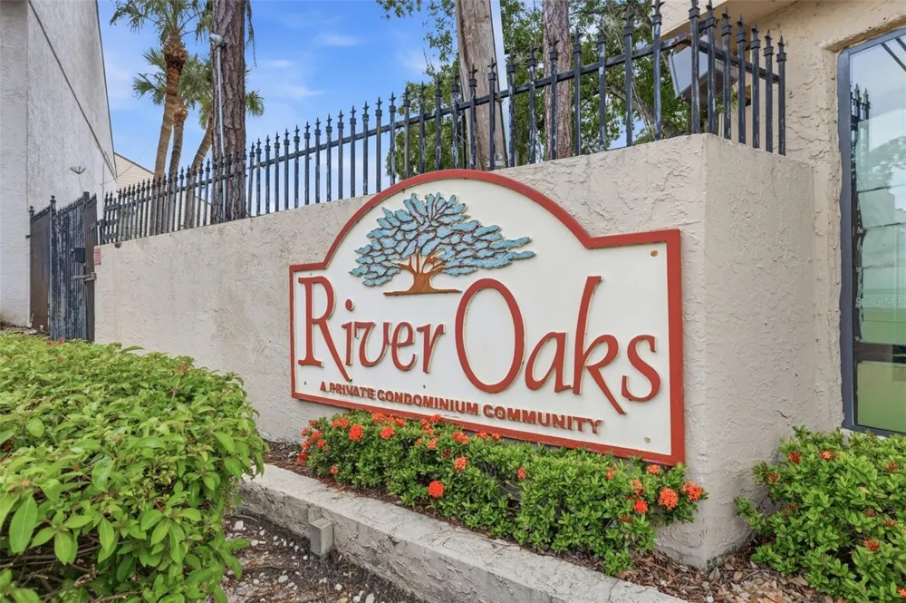4873 PURITAN CIRCLE #2401 Tampa, FL 33617
