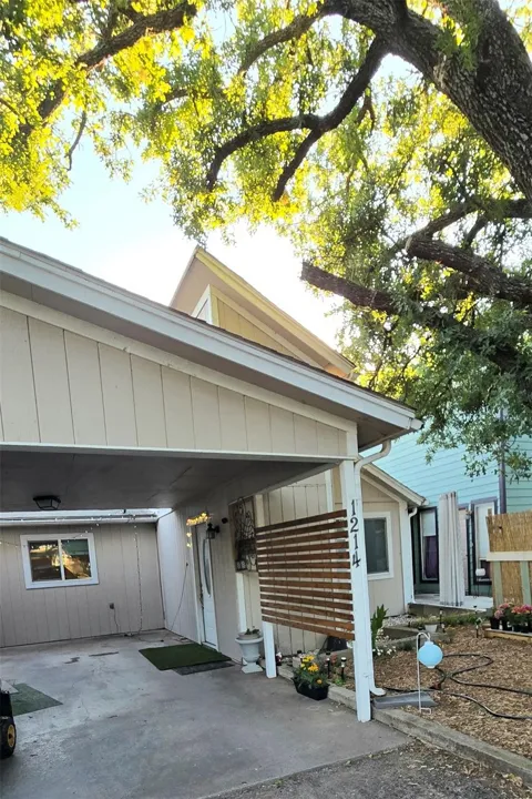 1214 Elm Court