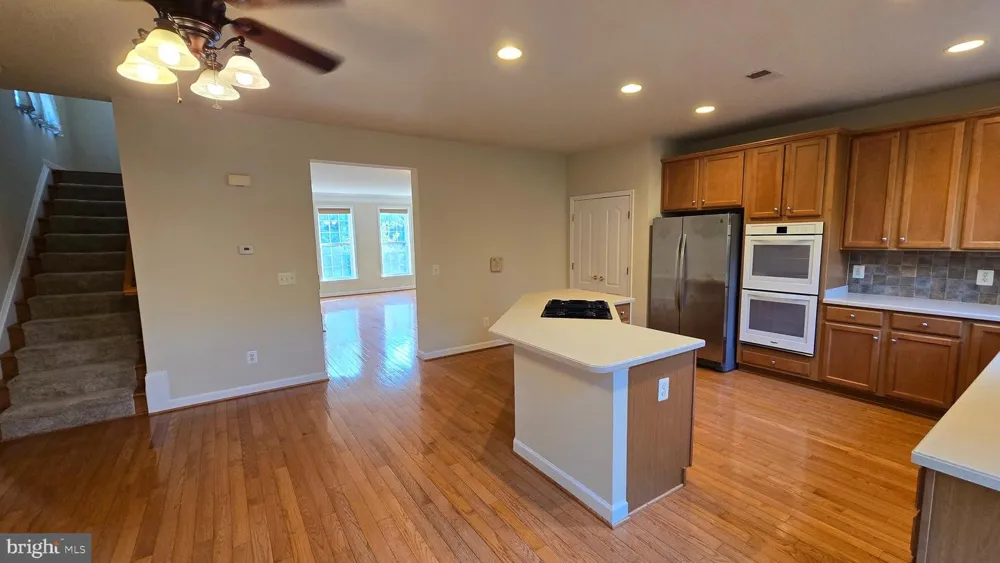 43762 LEES MILL SQUARE Leesburg, VA 20176