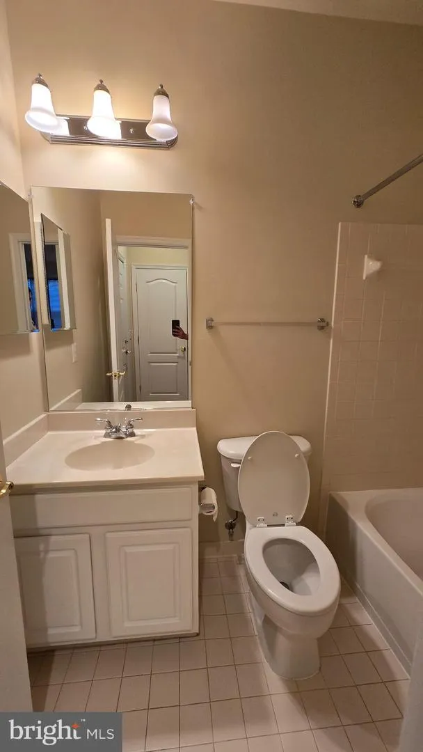 43762 LEES MILL SQUARE Leesburg, VA 20176