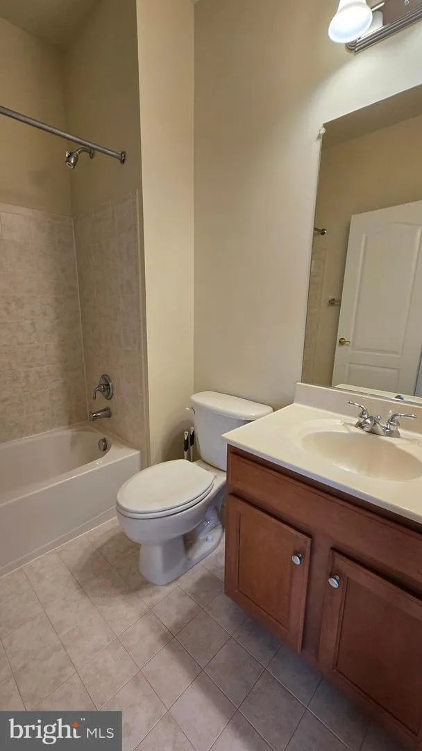 43762 LEES MILL SQUARE Leesburg, VA 20176