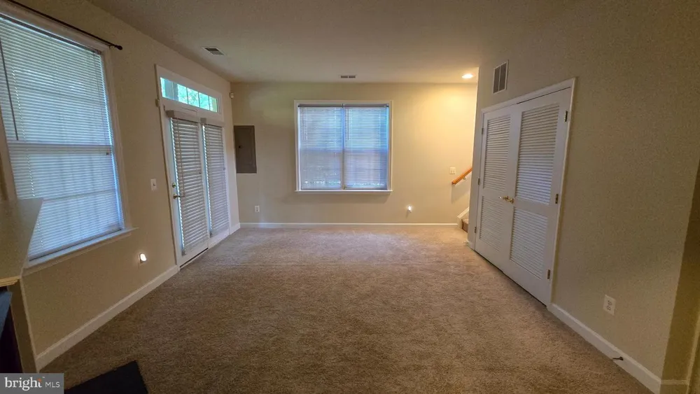 43762 LEES MILL SQUARE Leesburg, VA 20176