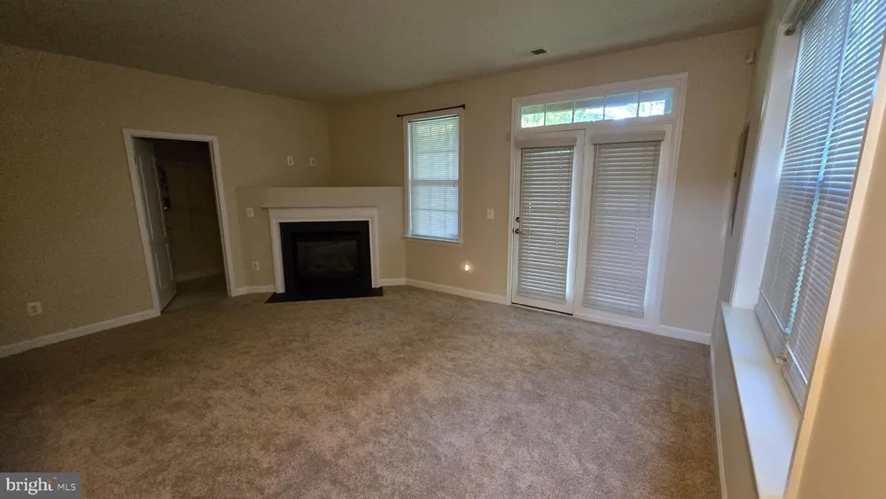 43762 LEES MILL SQUARE Leesburg, VA 20176