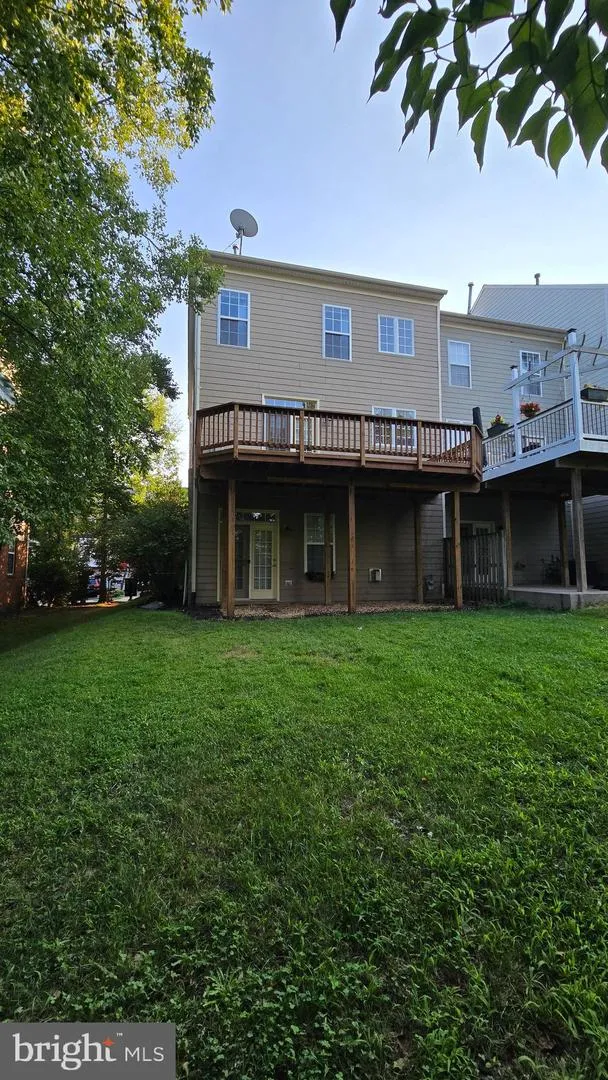 43762 LEES MILL SQUARE Leesburg, VA 20176
