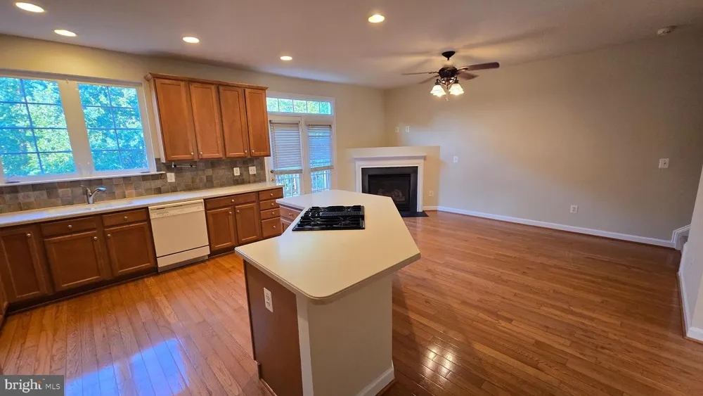 43762 LEES MILL SQUARE Leesburg, VA 20176
