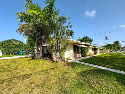 202 SE 3RD TERRACE #1