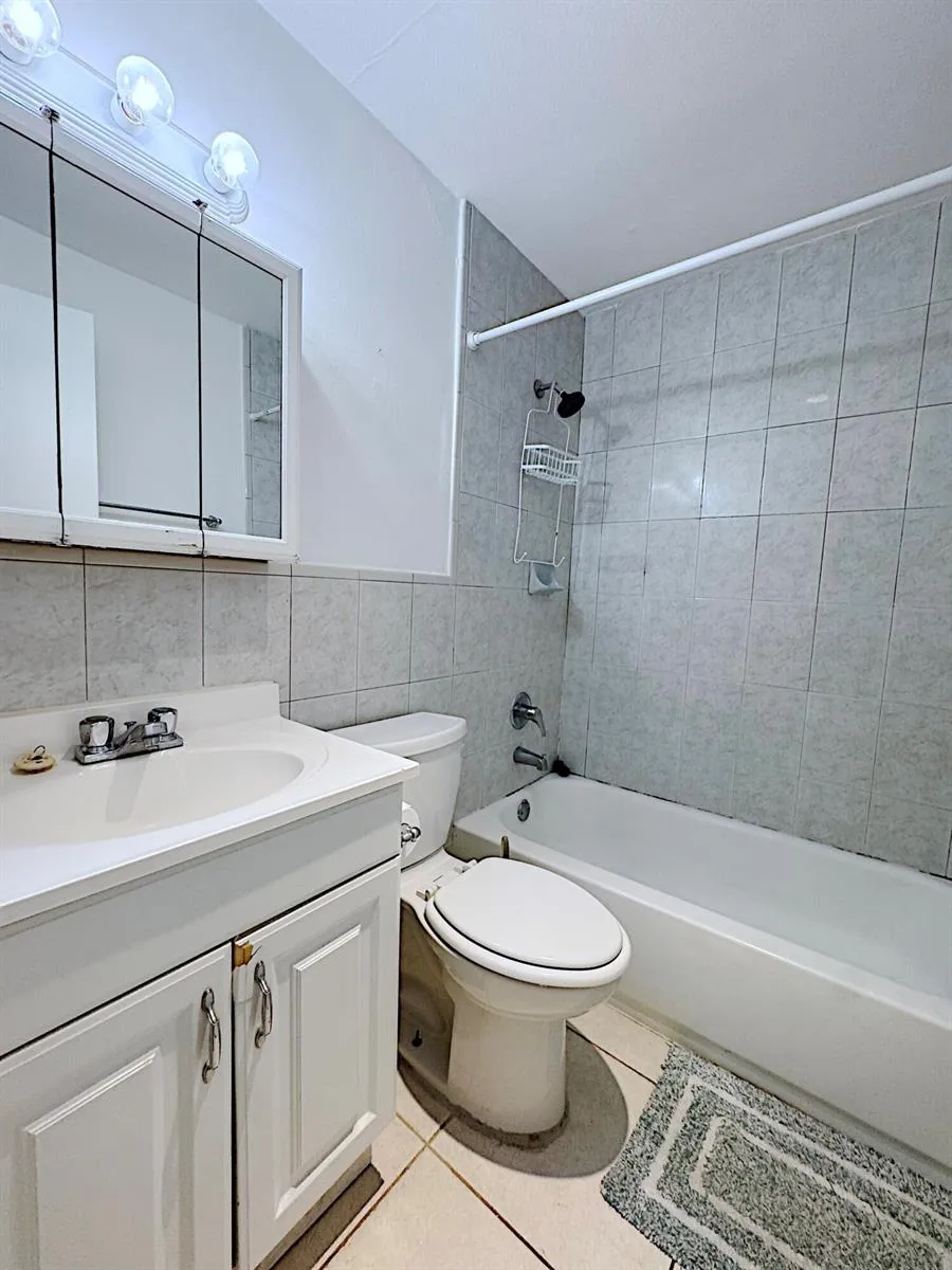 202 SE 3RD TERRACE #1 Dania Beach, FL 33004