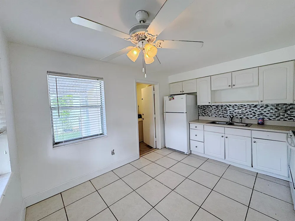 202 SE 3RD TERRACE #1 Dania Beach, FL 33004