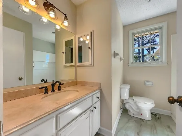 692 Atlanta Dr Hermitage, TN 37076