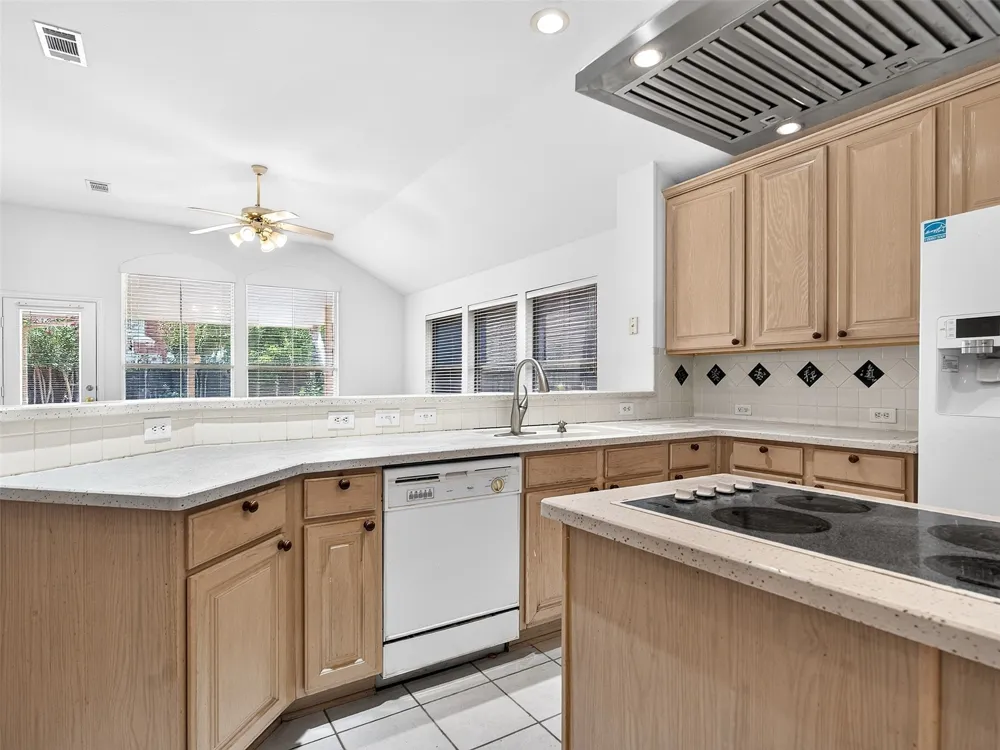456 Ridge Meade Drive Lewisville, TX 75067