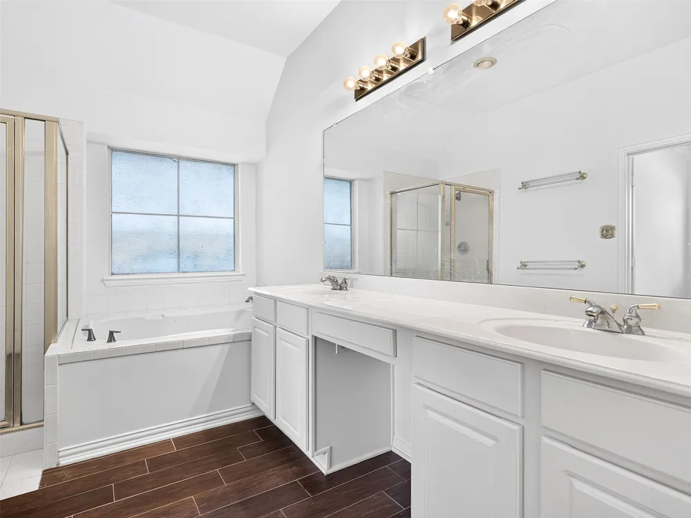 456 Ridge Meade Drive Lewisville, TX 75067