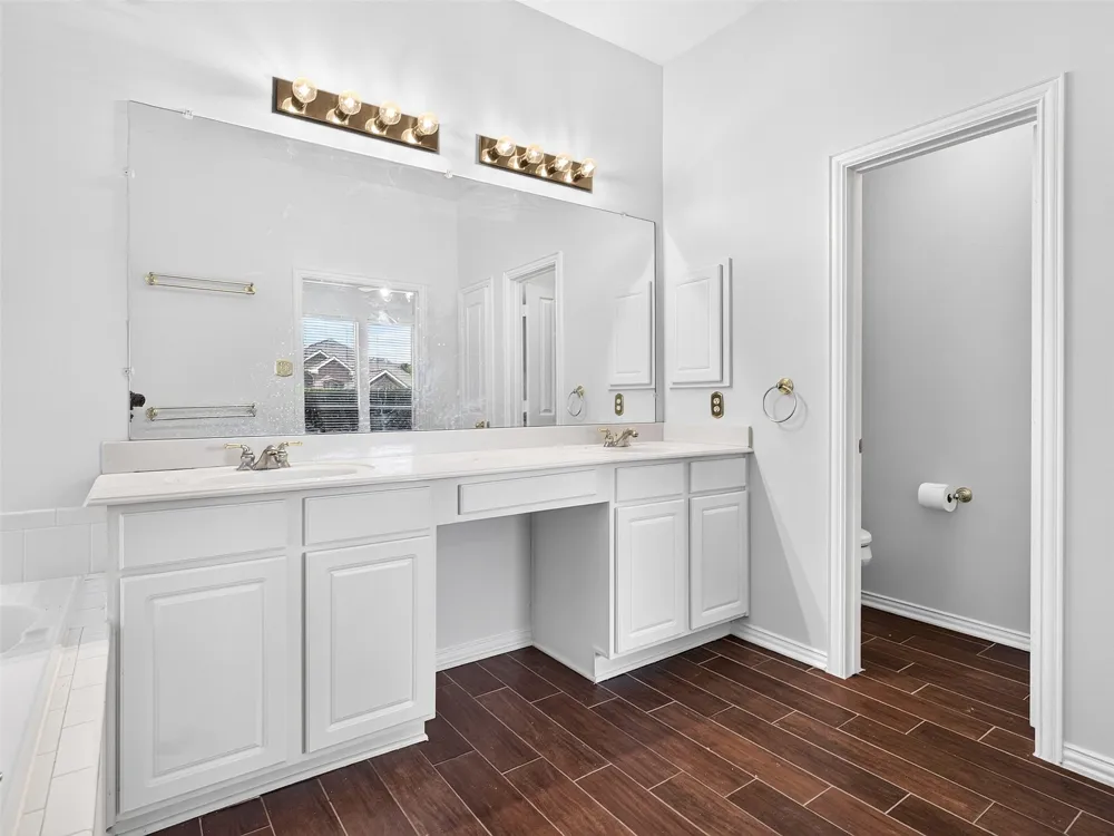 456 Ridge Meade Drive Lewisville, TX 75067