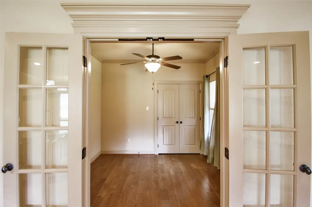 202 Captains Court Granbury, TX 76049