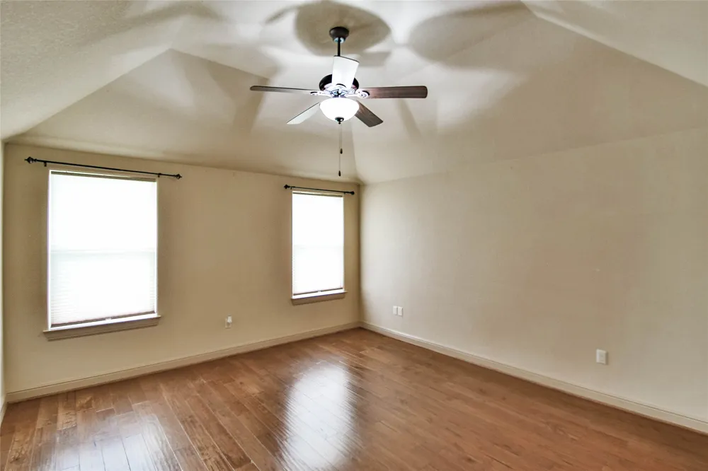 202 Captains Court Granbury, TX 76049