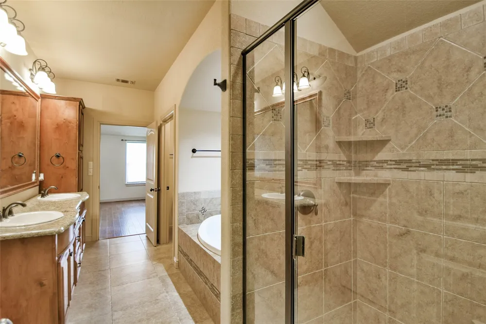 202 Captains Court Granbury, TX 76049