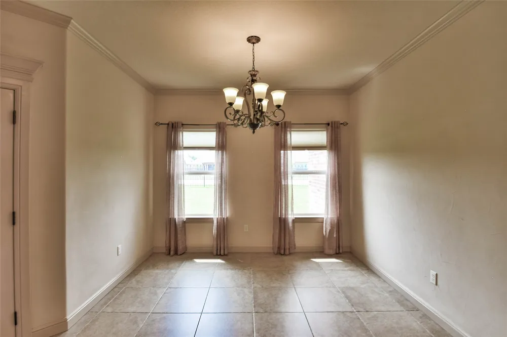 202 Captains Court Granbury, TX 76049