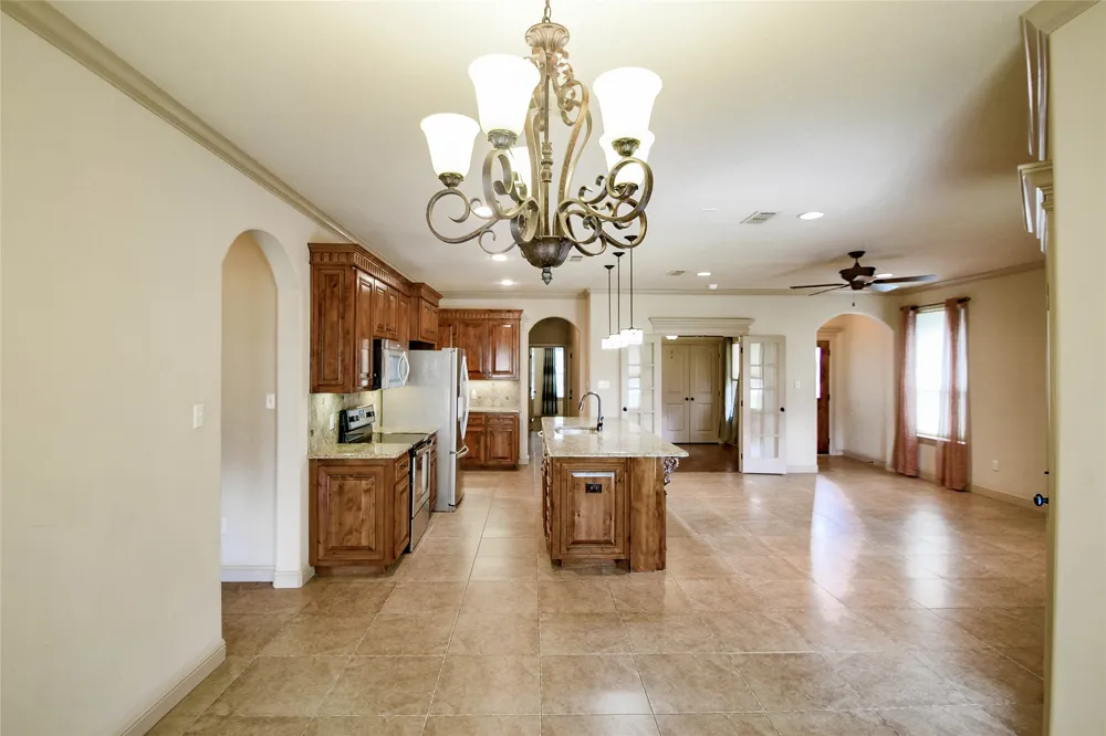202 Captains Court Granbury, TX 76049